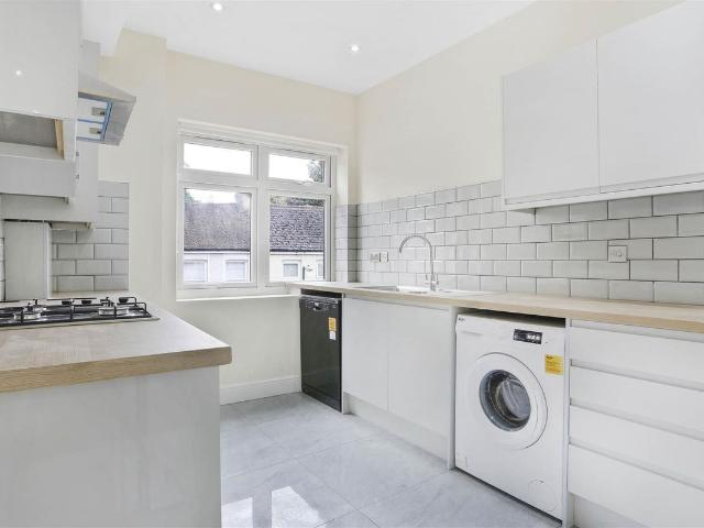 Westmead Road, Sutton SM1, 2 bed flat to rent, £1,700 pcm | PrimeLocation