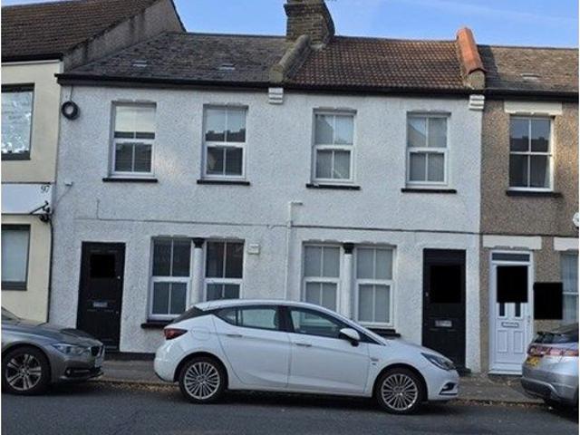Westmead Road, Sutton SM1, 2 bed maisonette to rent, £1,650 pcm | PrimeLocation