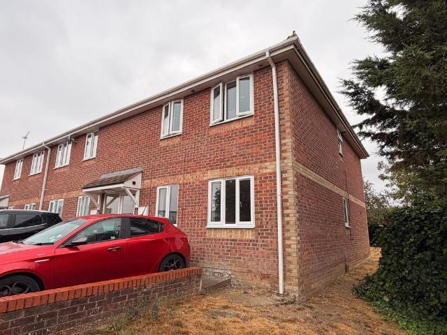 Westminster Court, Colchester CO2 2 bed apartment to rent £1,200 pcm £277 pw