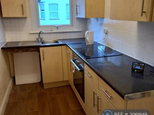 Westminster Drive, Westcliff On Sea, SS0 1 bed flat to rent £975 pcm £225 pw
