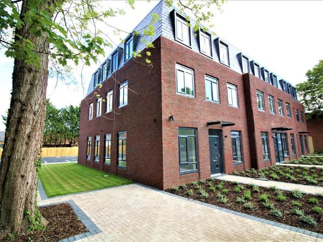 Westminster House, Fleet GU51 1 bed apartment to rent £1,250 pcm £288 pw