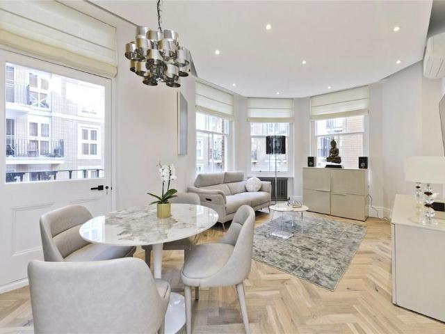 Westminster Palace Gardens, London SW1P 2 bed flat to rent £4,767 pcm £1,100 pw