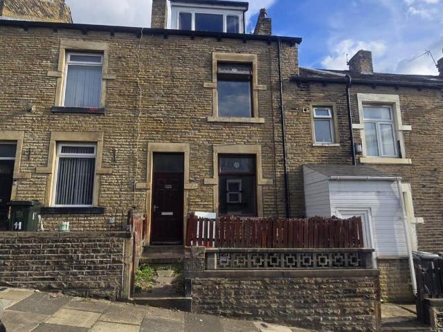 Westminster Place, Bradford BD3 3 bed terraced house to rent £850 pcm £196 pw