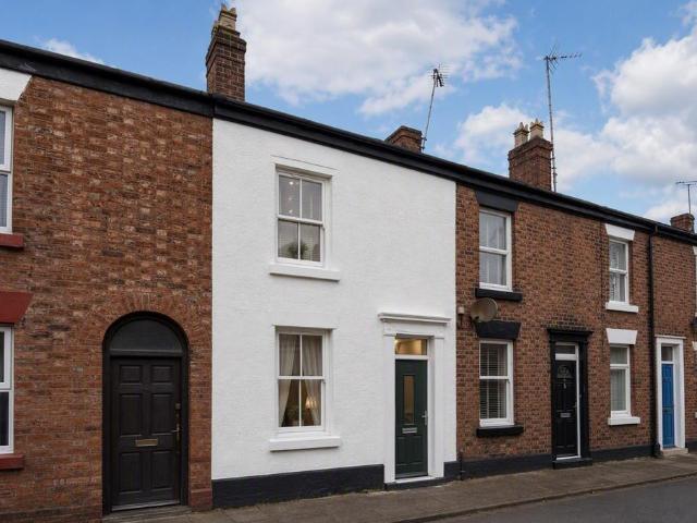 Westminster Road, Chester, CH2 2 bed terraced house to rent £1,300 pcm £300 pw