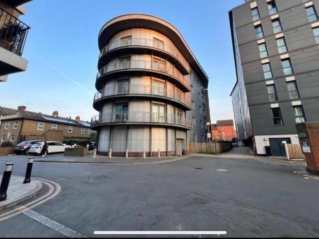 Westside Apartments, IG1 3 bed flat to rent £3,500 pcm £808 pw