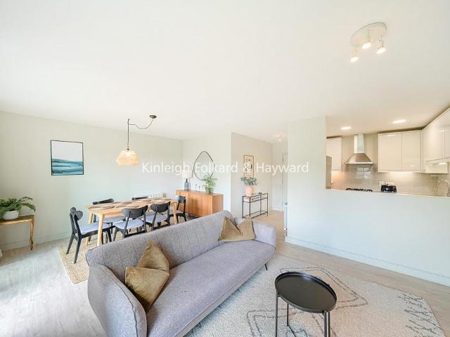 Westpoint Apartments, Clarendon Road. 2 bed flat to rent £2,300 pcm £531 pw