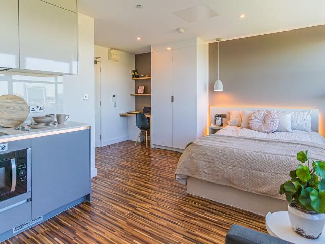 Westpoint, Manchester M16, 1 bed flat to rent, £1,130 pcm | PrimeLocation