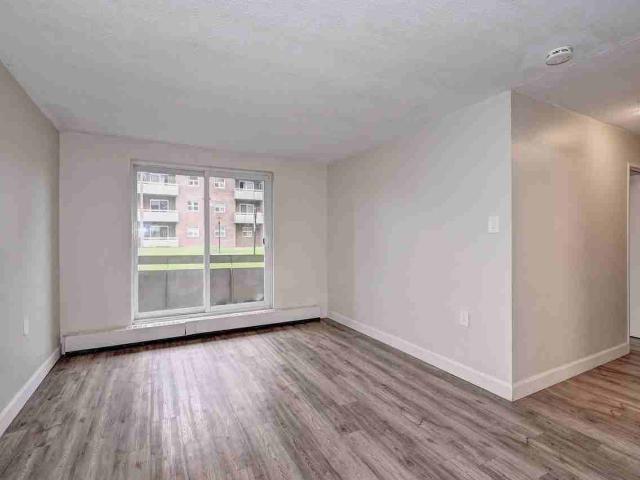 Westport Towers Apartments 1 Bedroom Apartment for Rent at 16 Westport Apartments, Guelph, ON N1H 7B6 Onward Willow