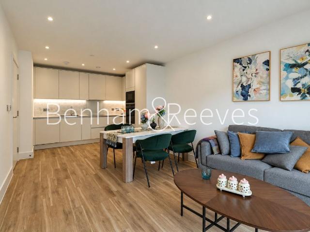 Westray Drive, London NW9, 2 bed flat to rent, £2,400 pcm | PrimeLocation