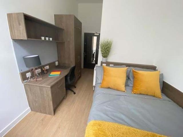 Westwood Way 1 bed private hall to rent £1,087 pcm £251 pw