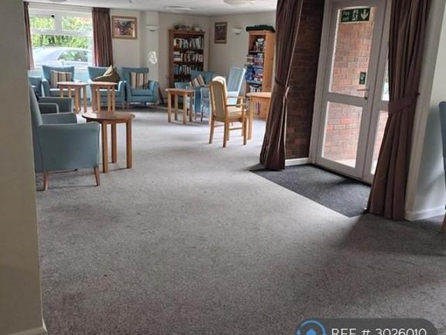Westwood Court, Leek, ST13 Studio to rent £744 pcm £172 pw