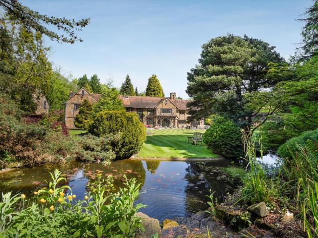 Westwood Road, Windlesham, Surrey, GU20 6 bed detached house to rent £35,000 pcm £8,077 pw