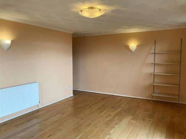 Westward Rise, Barry, CF62