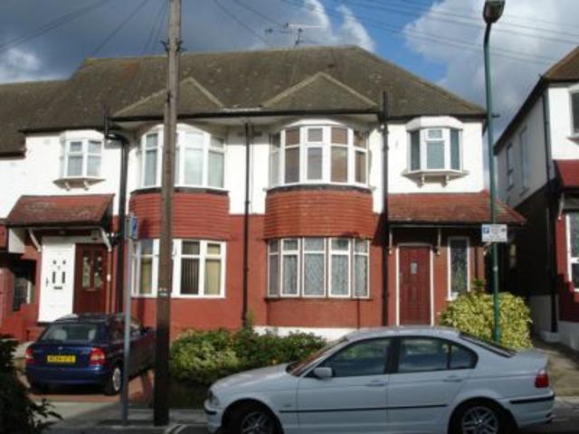 Westview Close, Neasden NW10, 1 bed flat to rent, £1,500 pcm | PrimeLocation