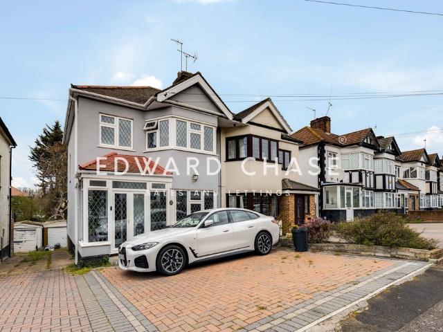 Westview Drive, Woodford Green IG8, 4 bed semi detached house to rent, £2,450 pcm | PrimeLocation