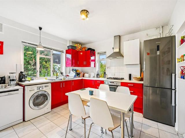 Westville Road, Shepherds Bush, W12 3 bed flat to rent £3,500 pcm £808 pw