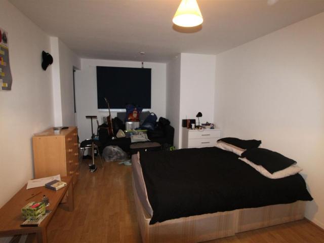 Wesley Close, London SE17, 2 bed flat to rent, £2,300 pcm | PrimeLocation