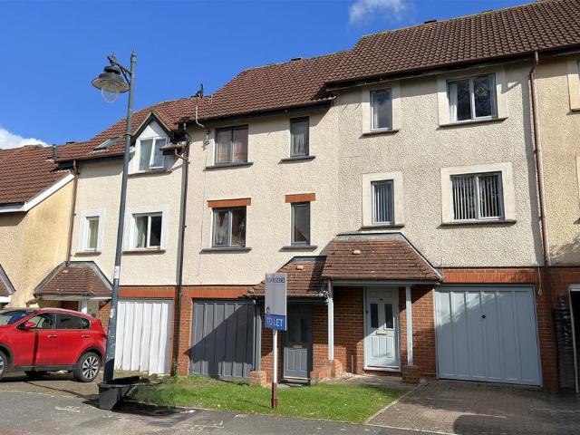 Wesley Close, Taunton TA1 3 bed townhouse to rent £1,300 pcm £300 pw