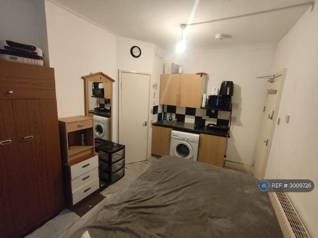Wesley St, Wakefield, WF1 1 bed in a house share to rent £550 pcm £127 pw