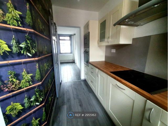Wesley Street Cutsyke Castleford, Castleford WF10, 3 bed terraced house to rent, £925 pcm | PrimeLocation