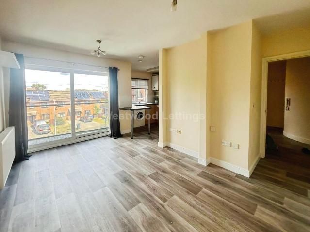Wessex Court, Sunny Bank, Burslem, Stoke On Trent ST6, 2 bed flat to rent, £695 pcm | PrimeLocation