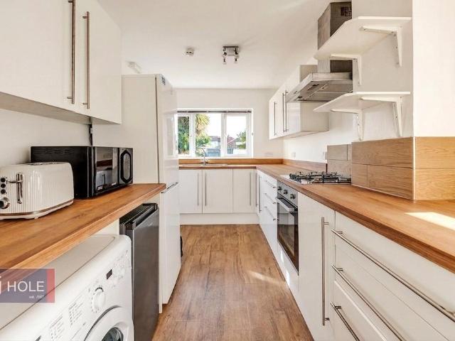 Wessex Avenue, Horfield, Bristol, BS7 4 bed end of terrace house to rent £2,500 pcm £577 pw