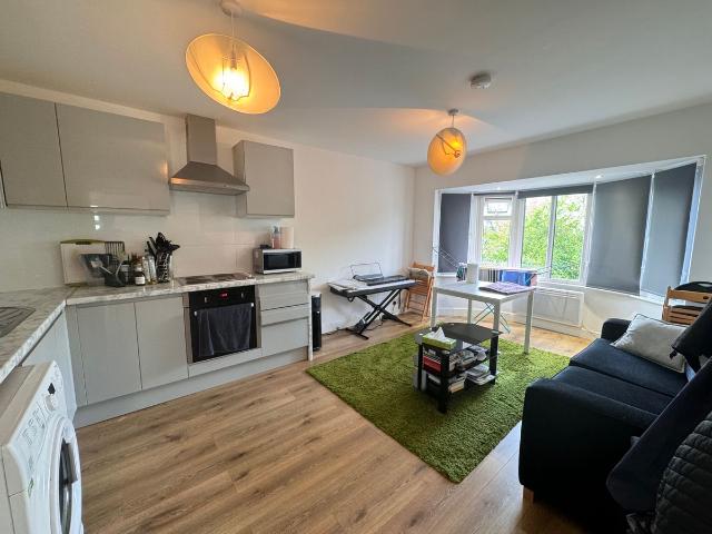 Wessex Gardens, London NW11, 1 bed flat to rent, £1,550 pcm | PrimeLocation