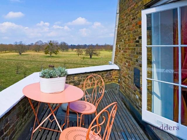 Wesstfield House, Hampton Court Road, London, KT8 9BX, United Kingdom | 1 bed apartment for rent #138930406 | Rentberry