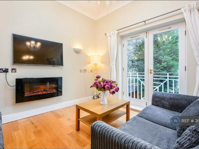 Wetherby Road, Leeds, LS8 1 bed in a flat share to rent £550 pcm £127 pw
