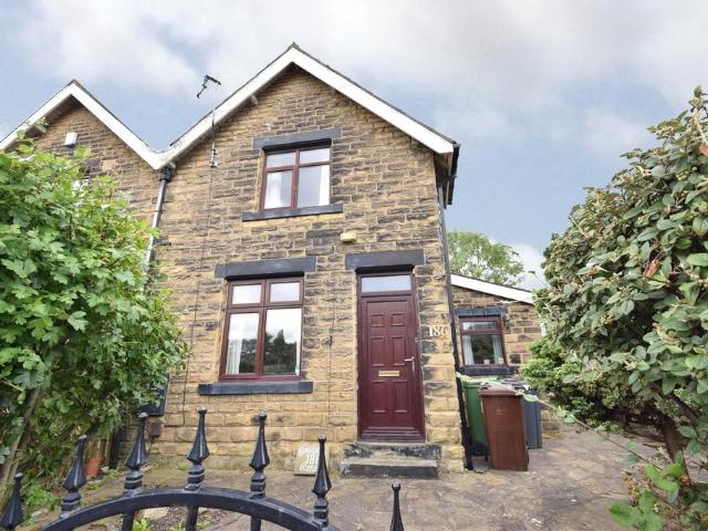 Wetherby Road, Leeds, West Yorkshire 2 bed semi detached house to rent £1,100 pcm £254 pw