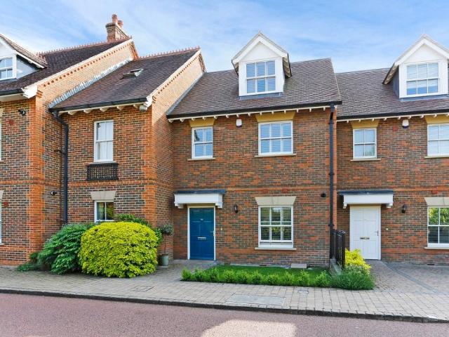 Wethered Park Marlow SL7 3 bed terraced house to rent £3,750 pcm £865 pw