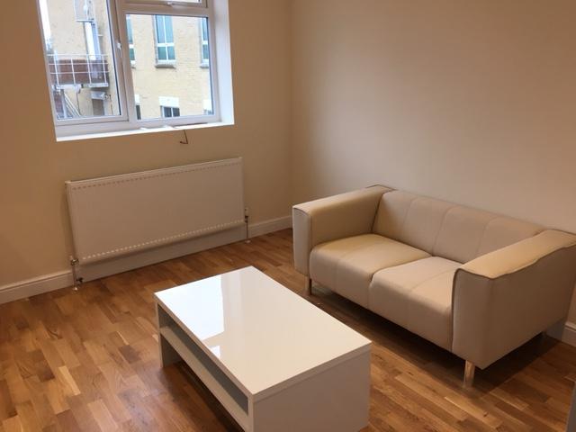 Wexham Road, Slough SL1 1 bed flat to rent £1,050 pcm £242 pw
