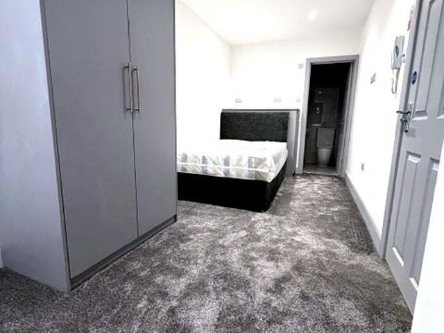 Wexham Road, Slough SL2, Studio to rent, £875 pcm | PrimeLocation