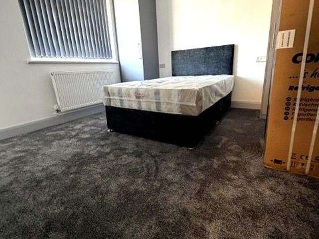 Wexham Road, Slough SL2, Studio to rent, £925 pcm | PrimeLocation