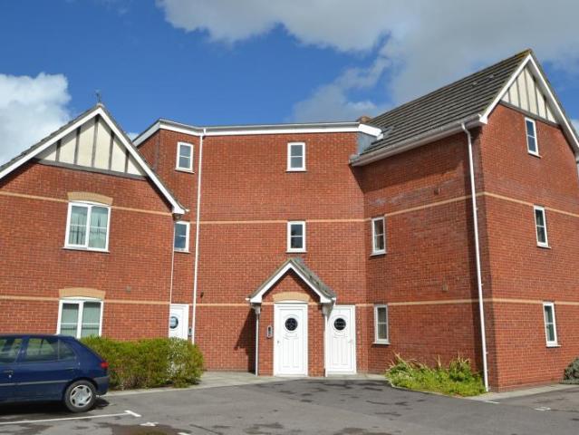 Weybrook House, Andover, SP10 3WT 2 bed flat to rent £1,100 pcm £254 pw