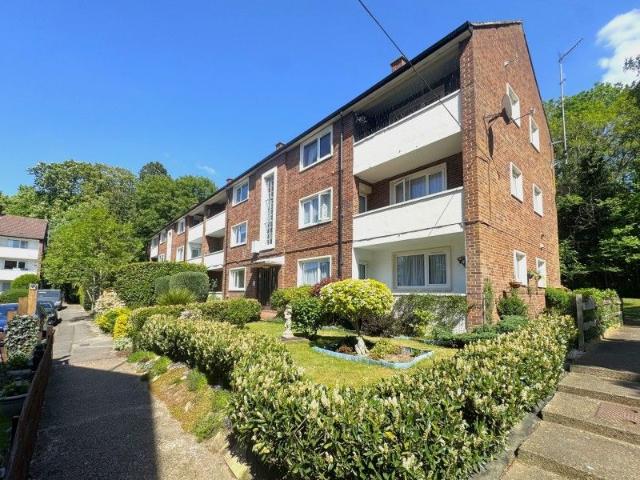 Weybridge, Surrey KT13, 1 bed flat to rent, £1,375 pcm | PrimeLocation