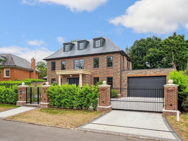 Weybridge Park, Weybridge KT13 5 bed detached house to rent £15,000 pcm £3,462 pw