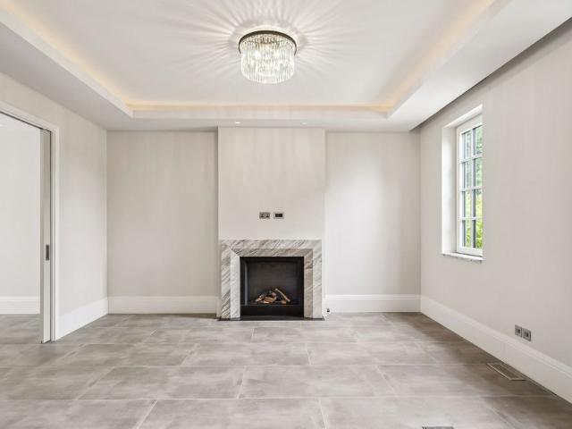 Weybridge Park, Weybridge, KT13