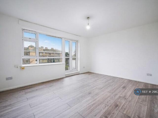 Weydown Close, London, SW19 2 bed flat to rent £2,100 pcm £485 pw