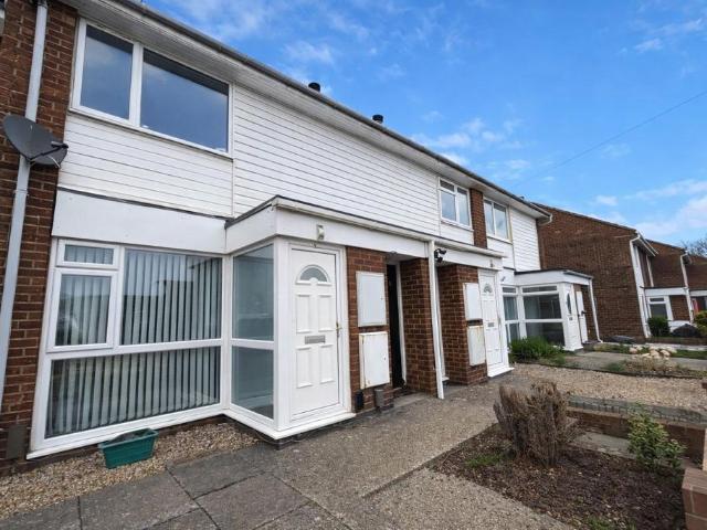 Weyhill Close, Fareham PO16 1 bed maisonette to rent £1,050 pcm £242 pw