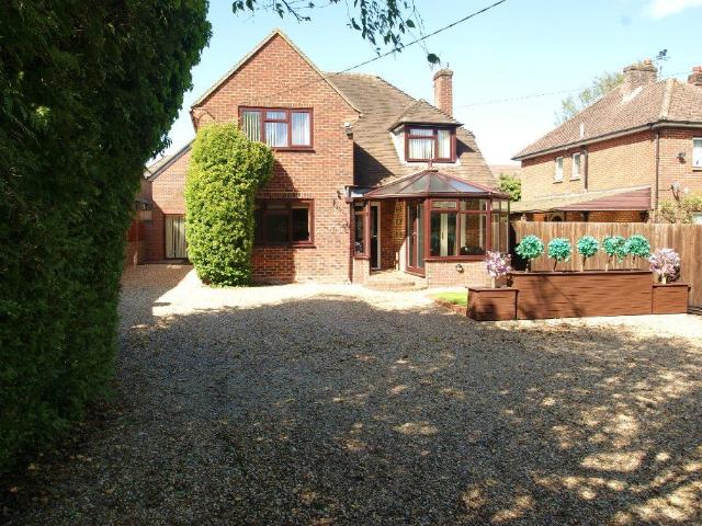 Weyhill Road, Andover SP10, 1 bed flat to rent, £1,150 pcm | PrimeLocation