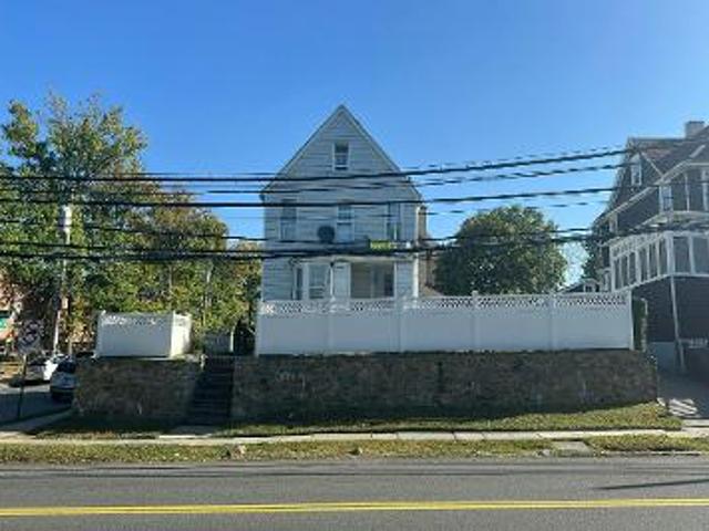 Weyman Ave
