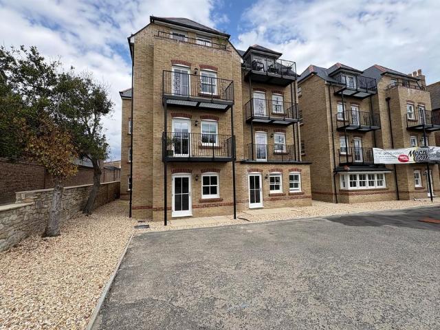 Weymouth 1 bed flat to rent £1,000 pcm £231 pw