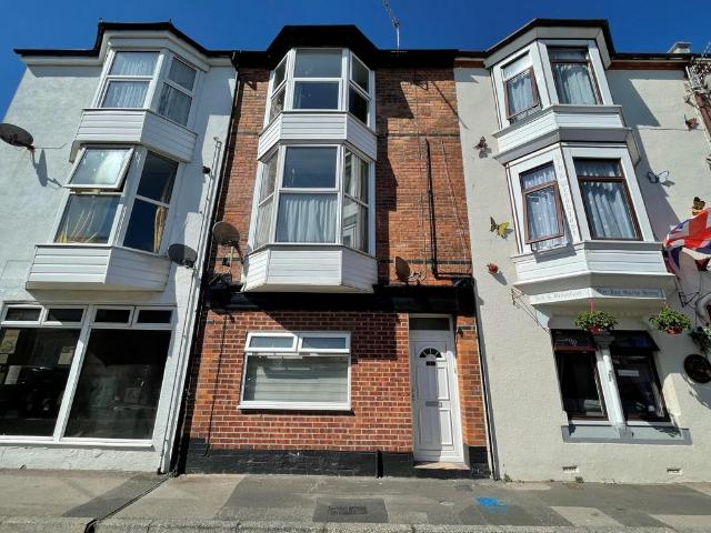 Weymouth 1 bed flat to rent £850 pcm £196 pw