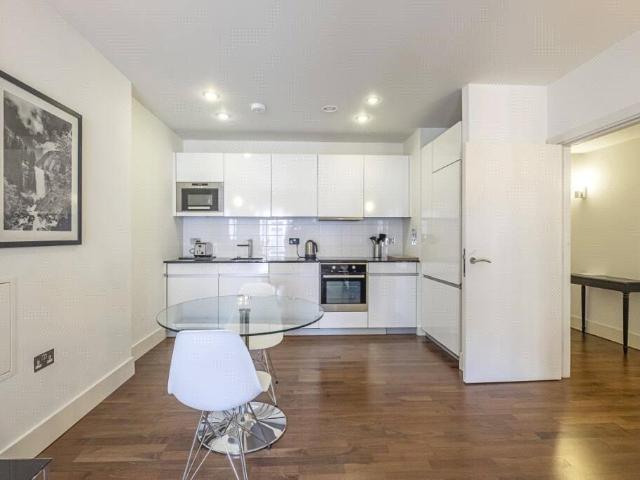 Weymouth Street, Marylebone, London, W1W 2 bed apartment to rent £4,766 pcm £1,100 pw