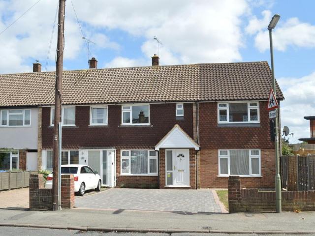 Weyside, Thames Street, Weybridge, KT13 4 bed end of terrace house to rent £3,250 pcm £750 pw