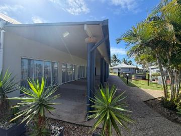 Who remembers the iconic MUDDY'S RESTAURANT at ILLAWONG BEACH RESORT?