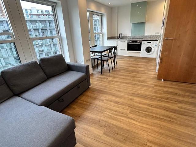 Whole 1B 1B rental flat in Woolwich Arsenal