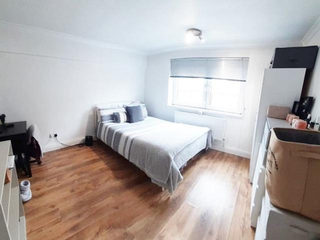 Whole 2bed flat Close to Stratford Station 09Sep