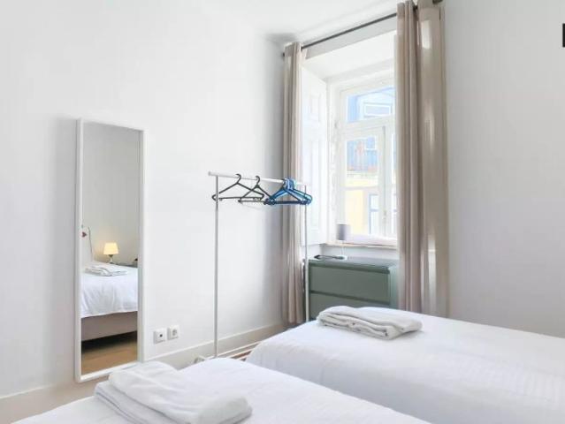 Whole 3 bedrooms apartment near Martim Moniz, Lisboa